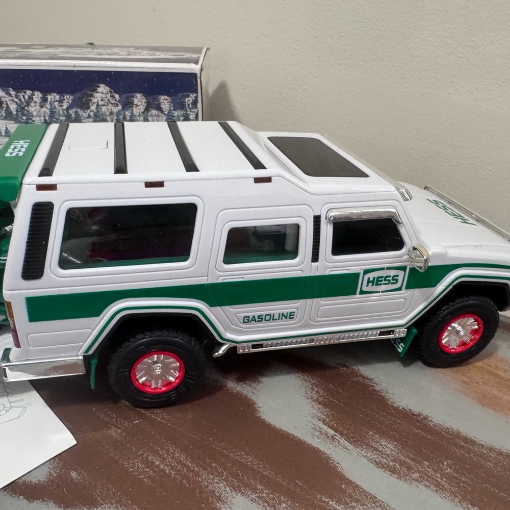 Vintage Collectible Hess SUV & 2 Motorcycles 2004 New in Box 40th Anniversary